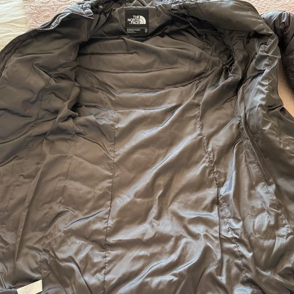 The North Face 550 Women's Puffer Jacket - Picture 15 of 16